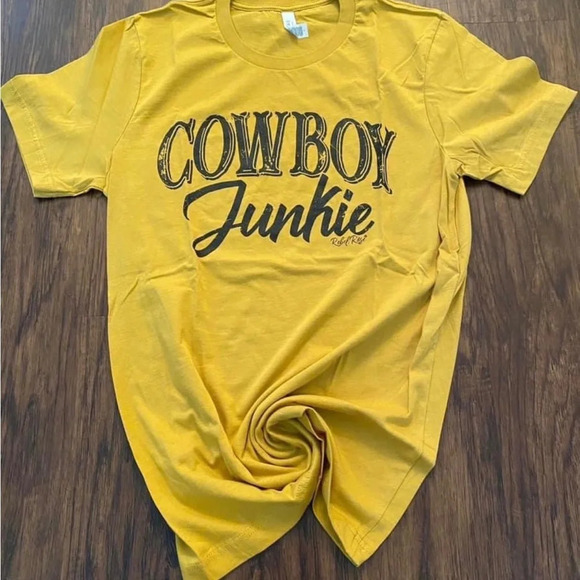 Bella Canvas Tops - 🆕 cowboy junkie shirt, small